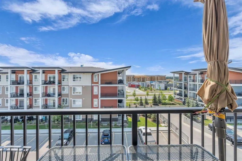 35 Walgrove Walk SE, #406