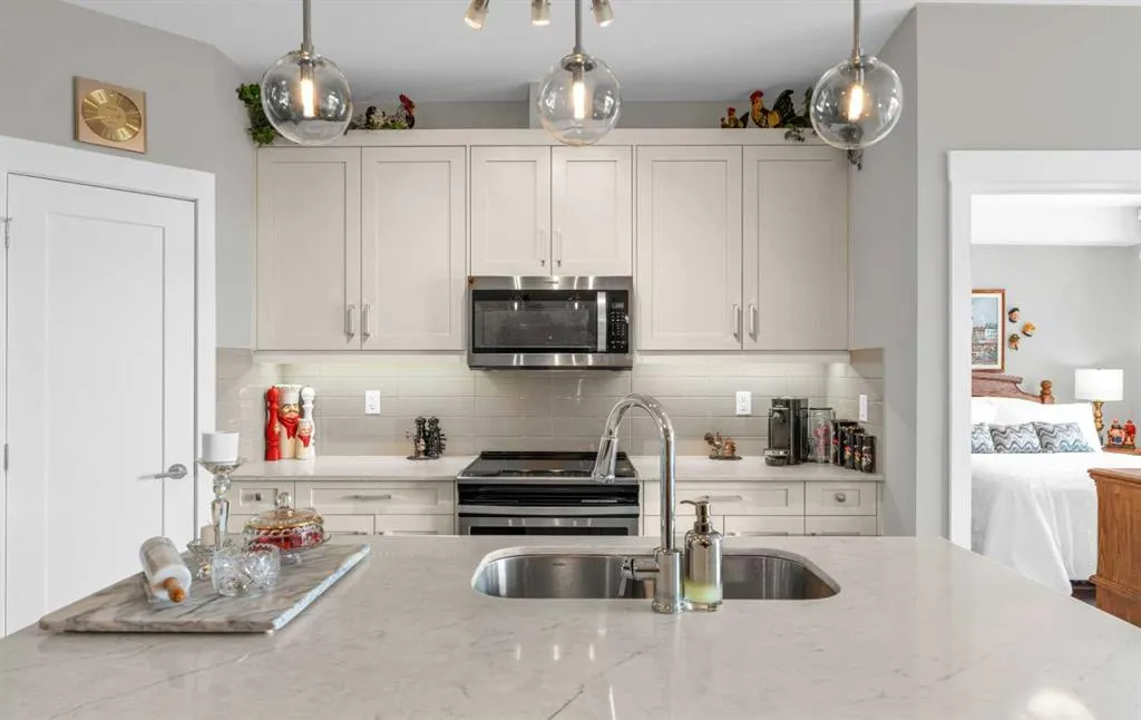35 Walgrove Walk SE, #406