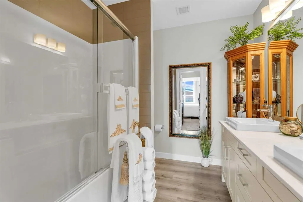 35 Walgrove Walk SE, #406