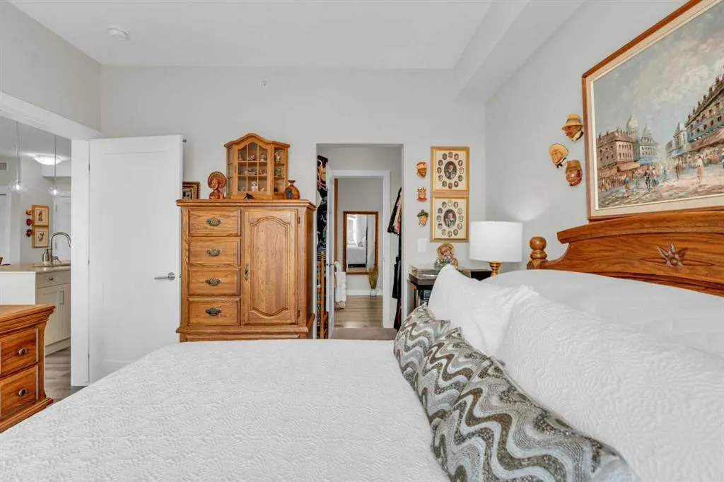 35 Walgrove Walk SE, #406