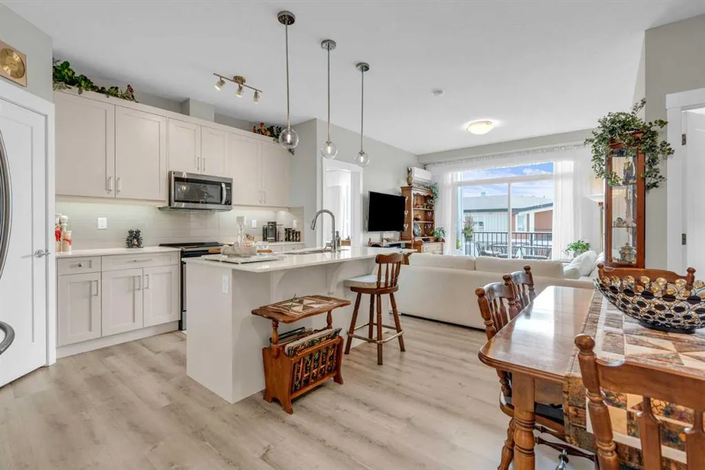 35 Walgrove Walk SE, #406