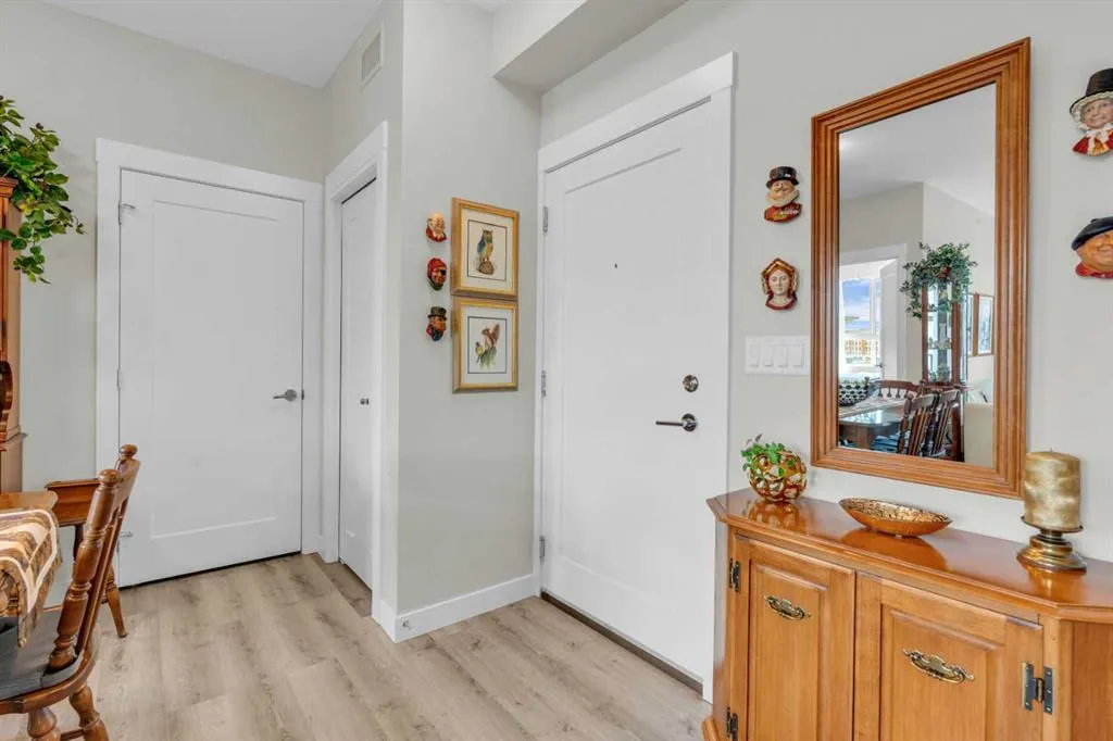 35 Walgrove Walk SE, #406