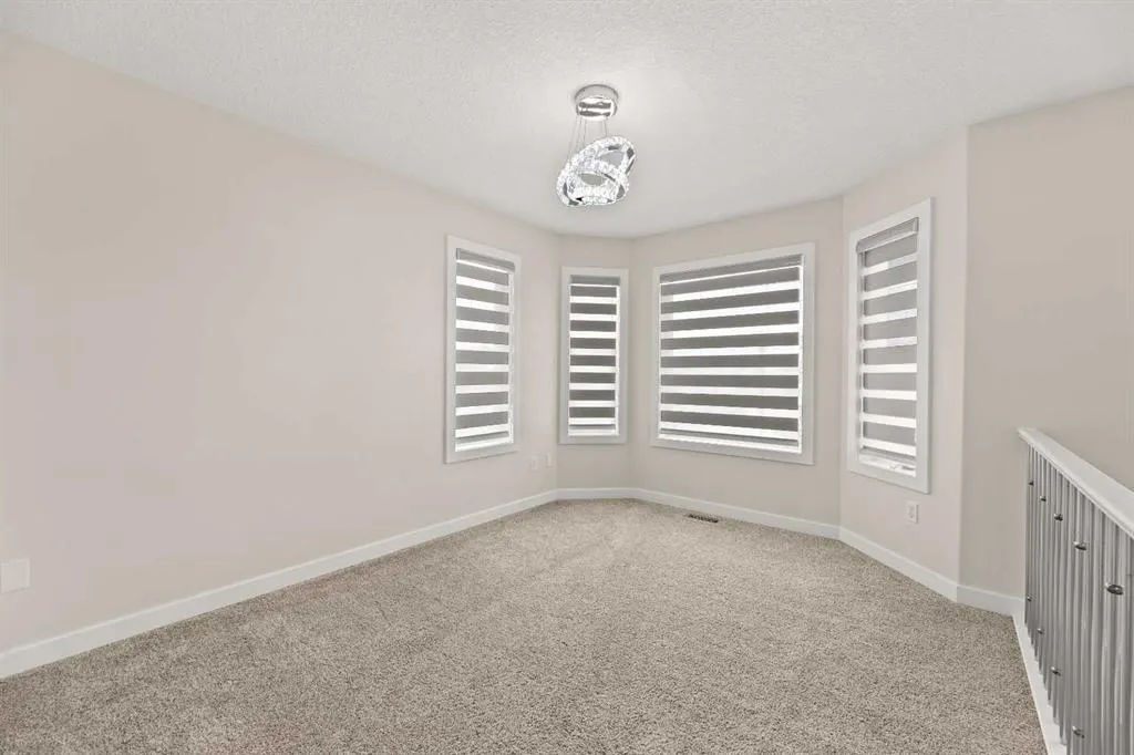 165 Canals Circle SW
