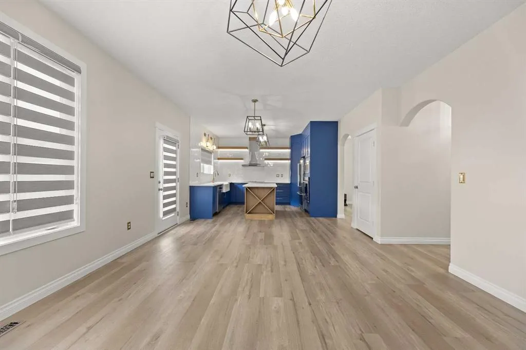 165 Canals Circle SW