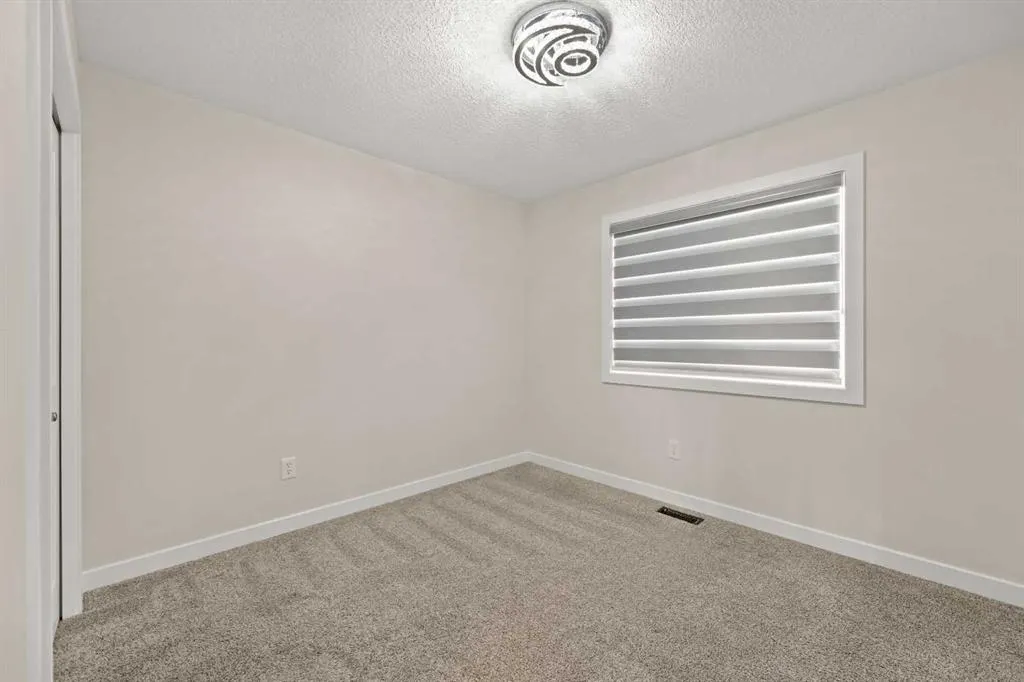 165 Canals Circle SW