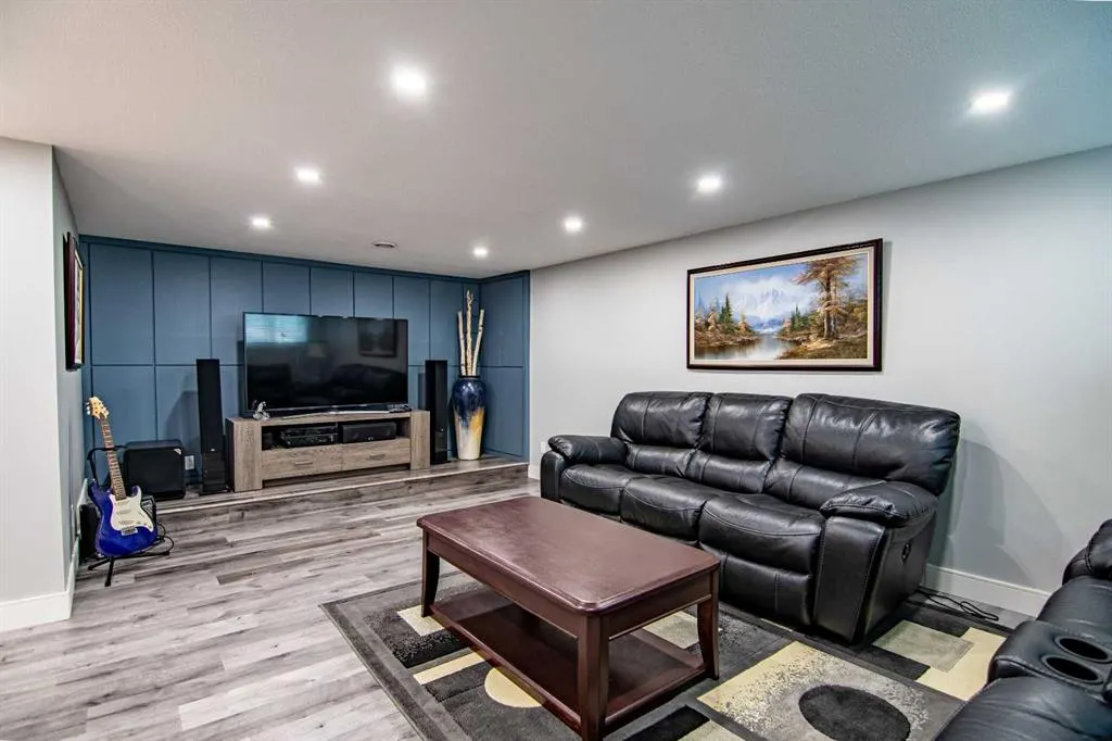 93 Ellenwood Drive