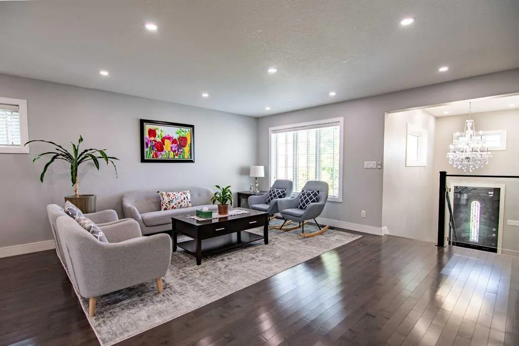 93 Ellenwood Drive