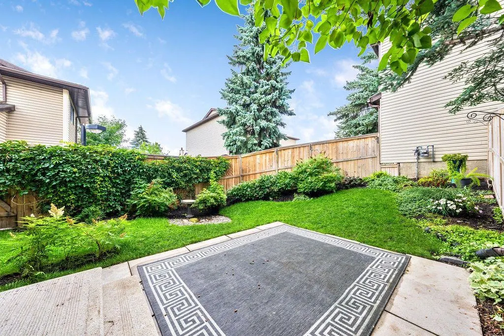 62 Cedardale Crescent SW