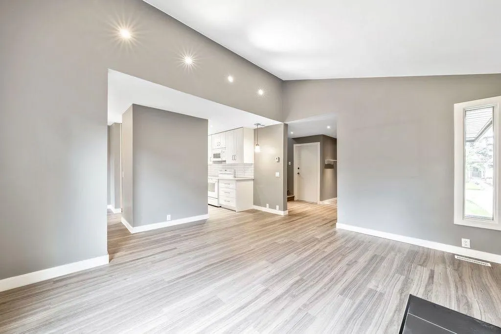 62 Cedardale Crescent SW