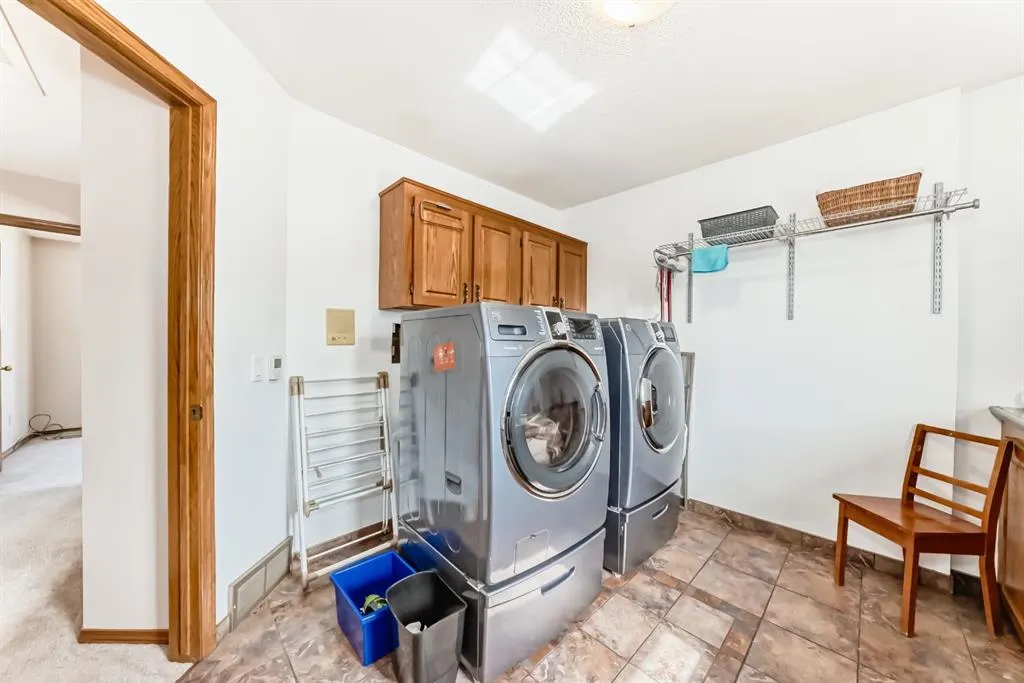142 Edgeview Road NW