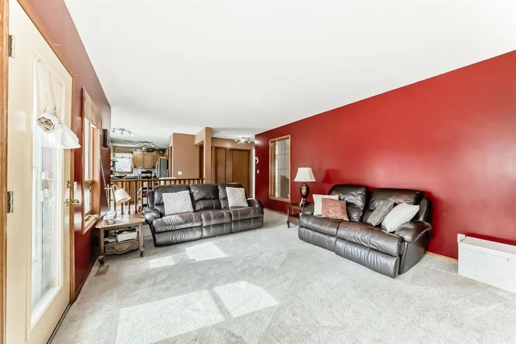142 Edgeview Road NW