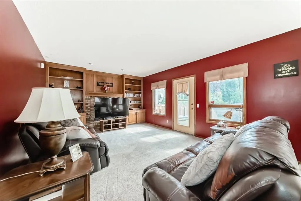 142 Edgeview Road NW