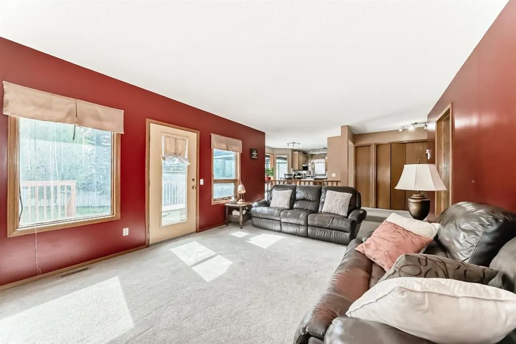 142 Edgeview Road NW