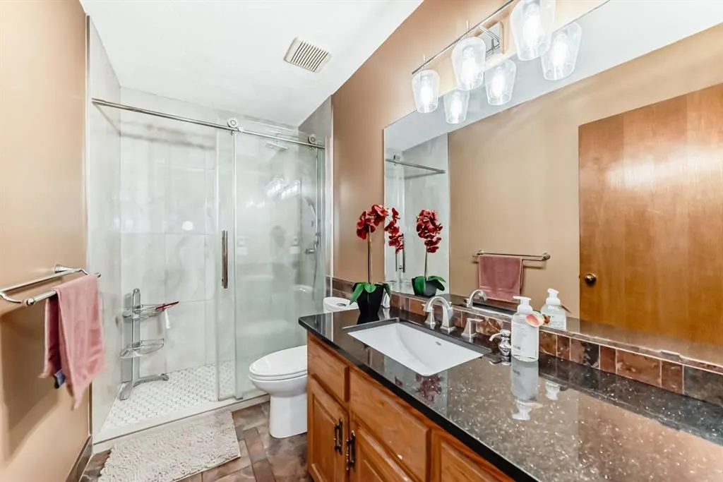 142 Edgeview Road NW