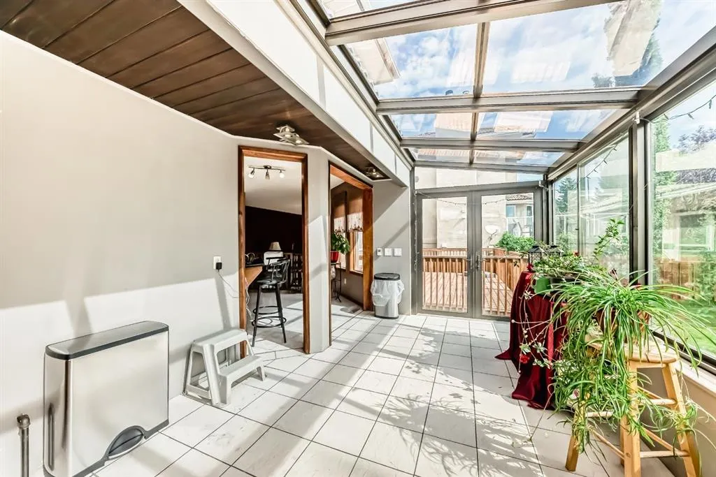142 Edgeview Road NW