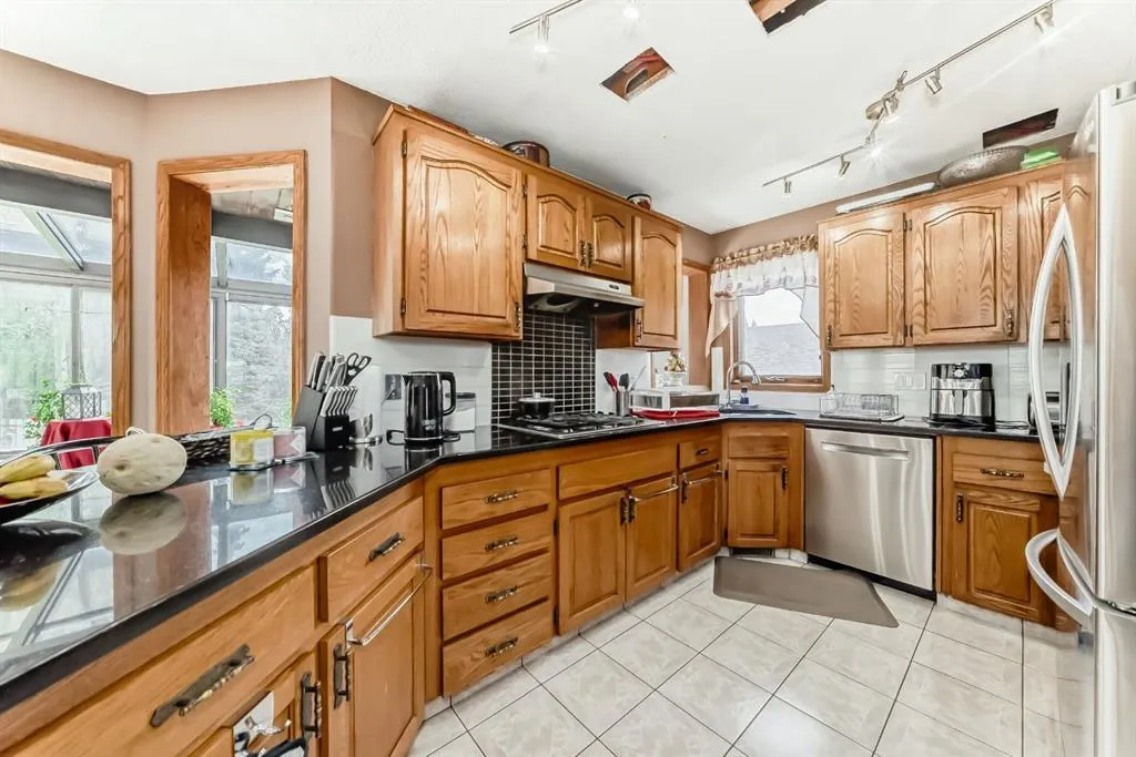 142 Edgeview Road NW