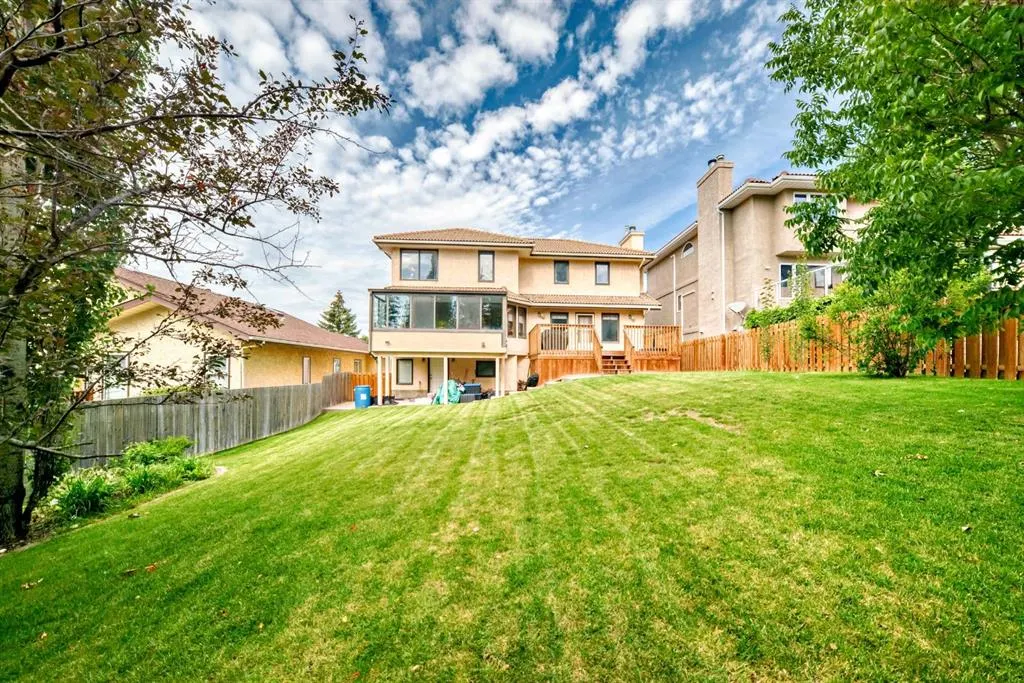 142 Edgeview Road NW
