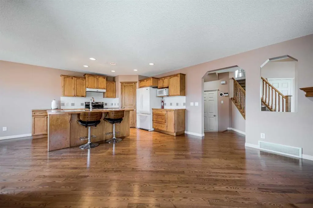 250 Eversyde Close SW