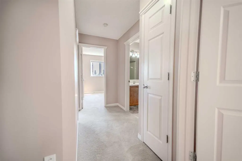 250 Eversyde Close SW