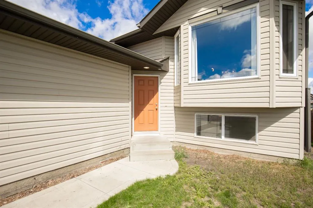 130 Larsen Crescent