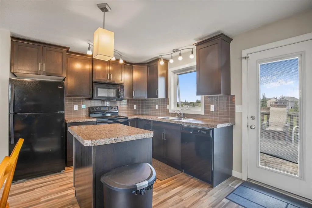 130 Larsen Crescent