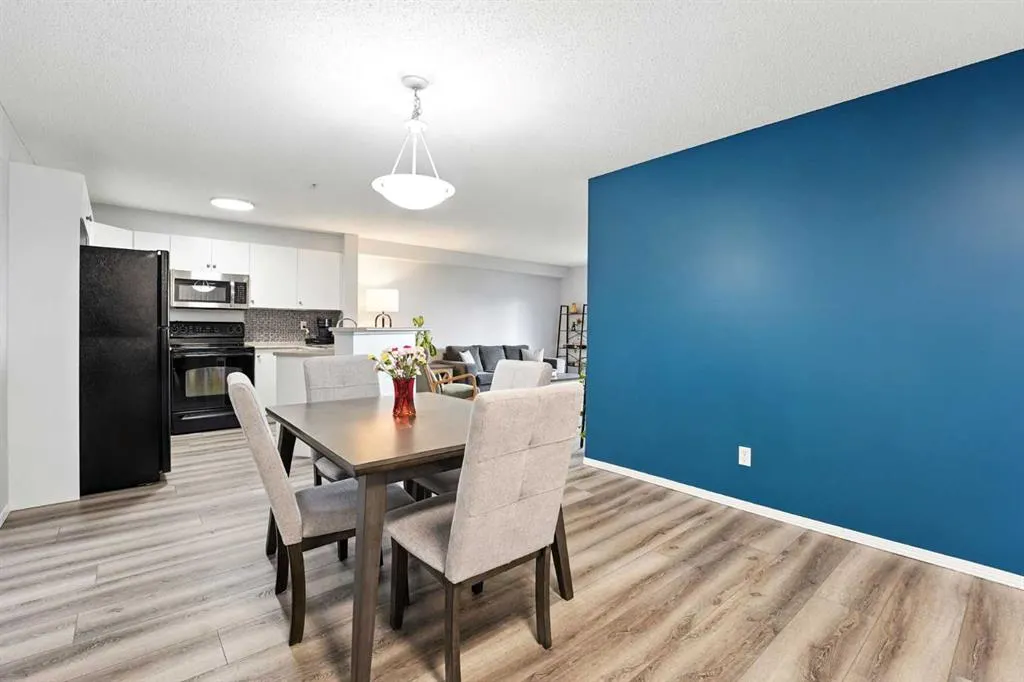 304 Mackenzie Way SW, #7204