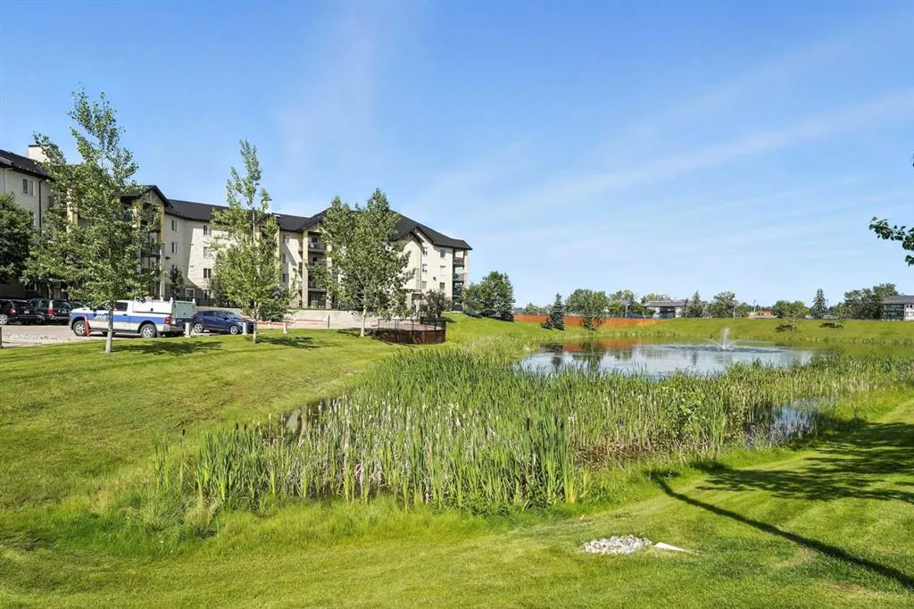 304 Mackenzie Way SW, #7204