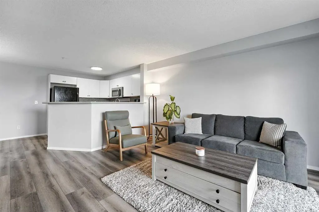 304 Mackenzie Way SW, #7204
