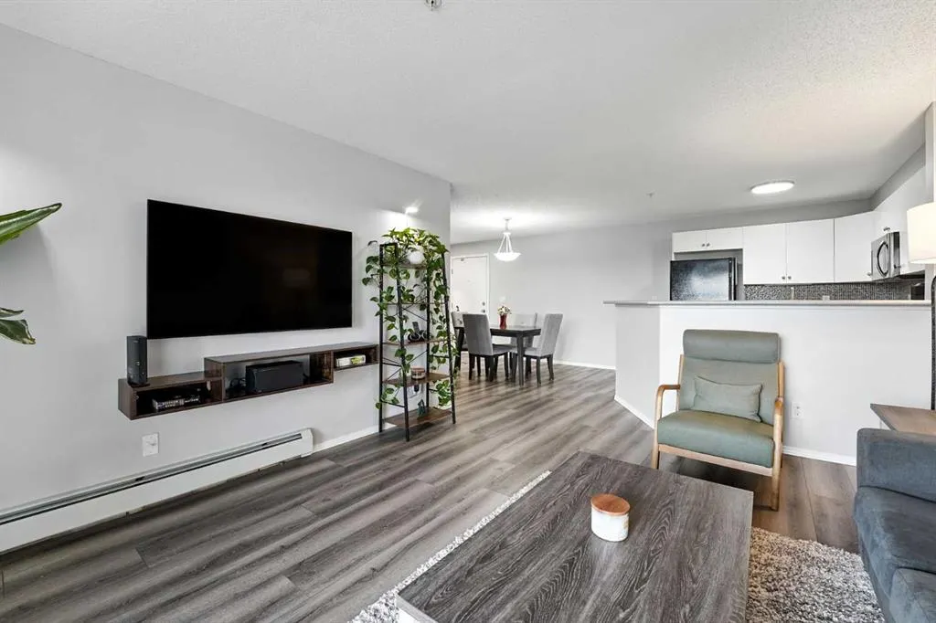 304 Mackenzie Way SW, #7204