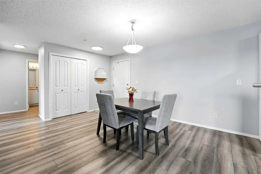 304 Mackenzie Way SW, #7204