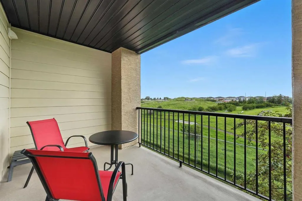 304 Mackenzie Way SW, #7204