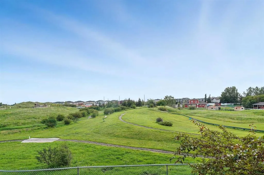 304 Mackenzie Way SW, #7204