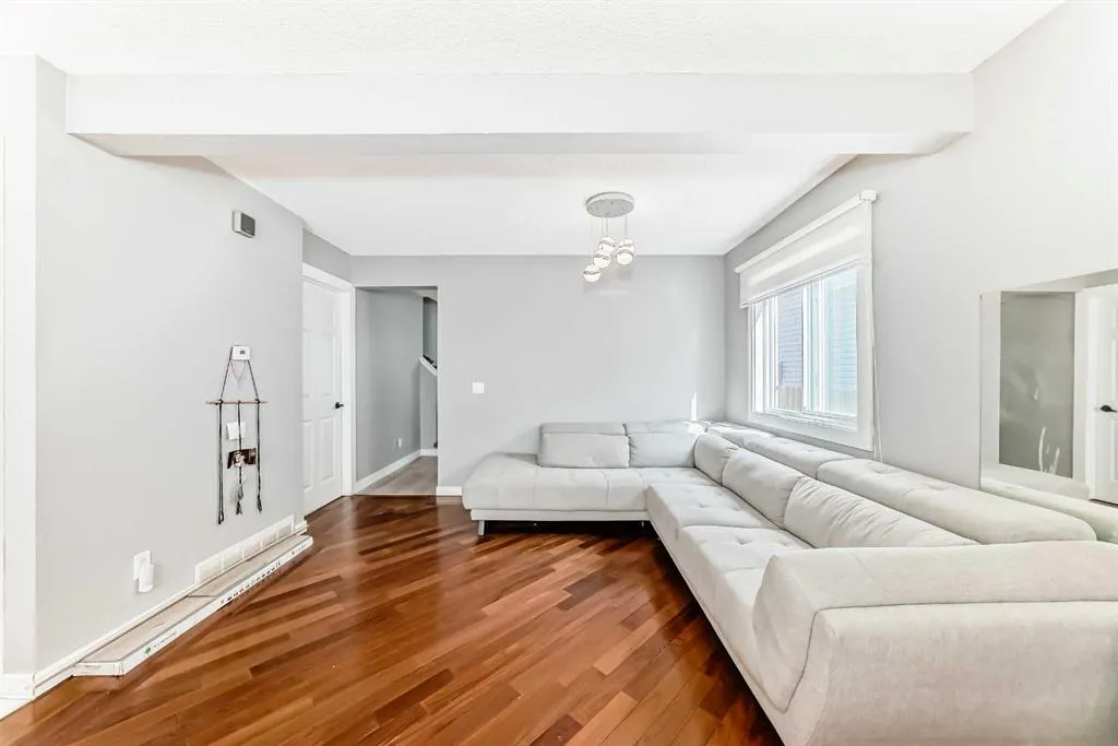 7 Martinview Crescent
