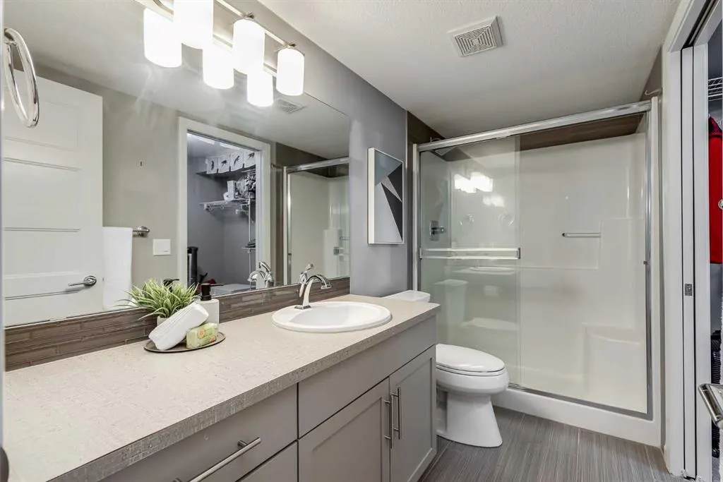 10 Market Boulevard SE, #1111