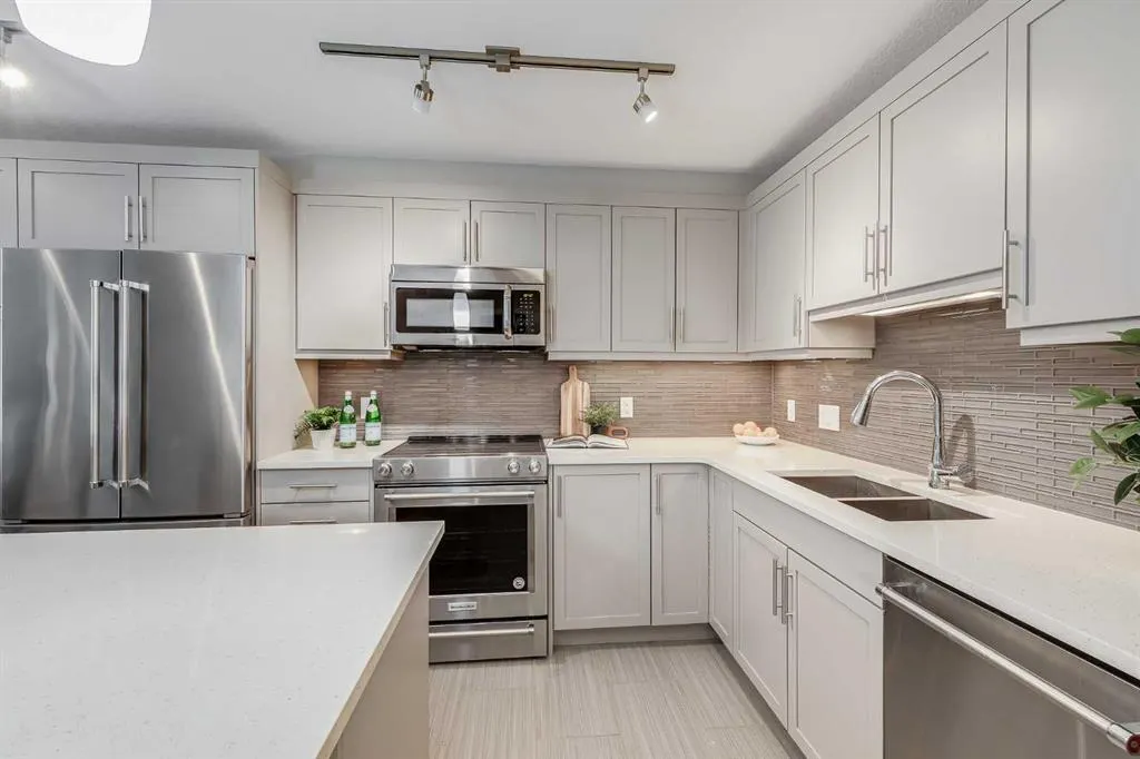 10 Market Boulevard SE, #1111