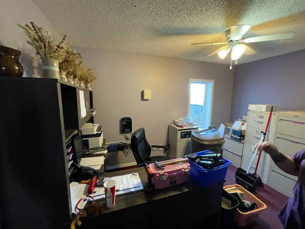131 2 Street W