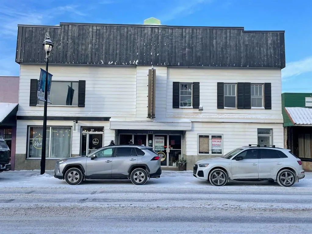 131 2 Street W