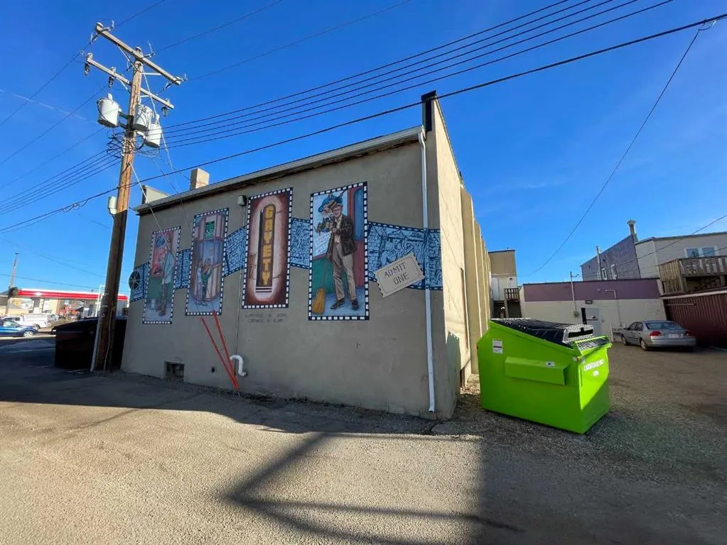 131 2 Street W