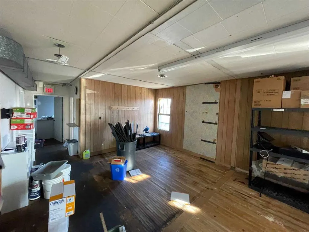 131 2 Street W