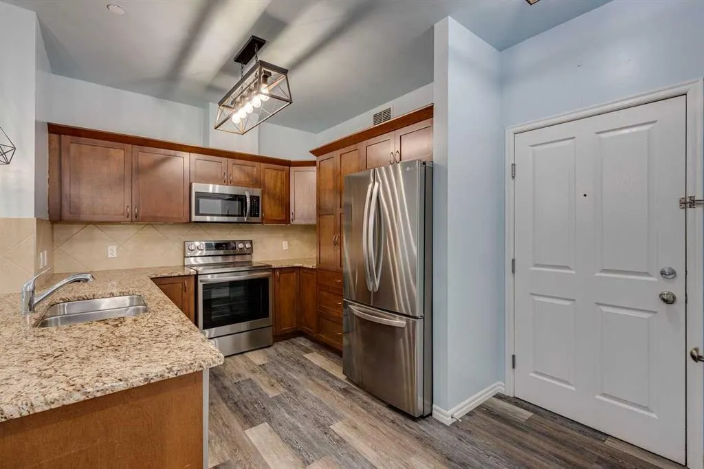4 Kingsland Close SE, #2203