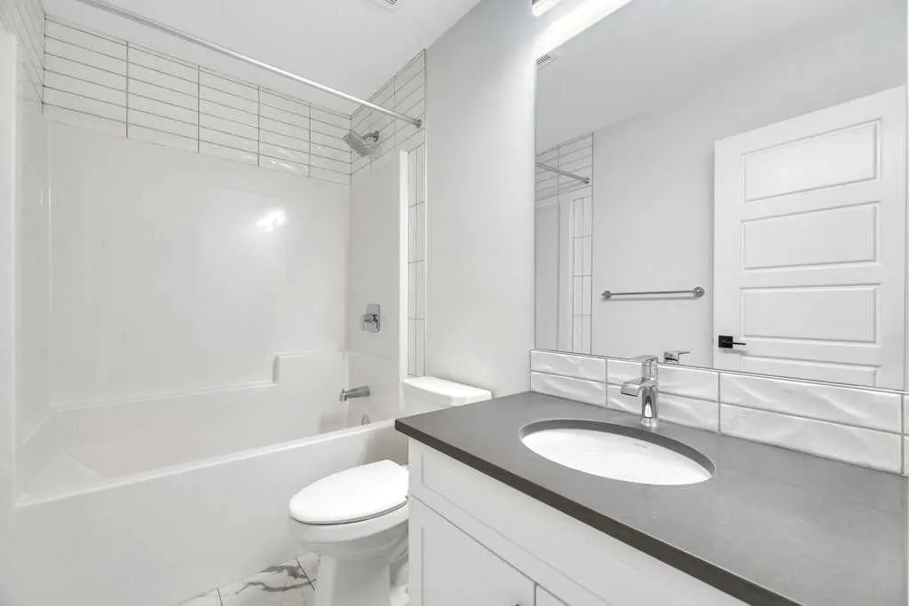 75 Amblehurst Link NW