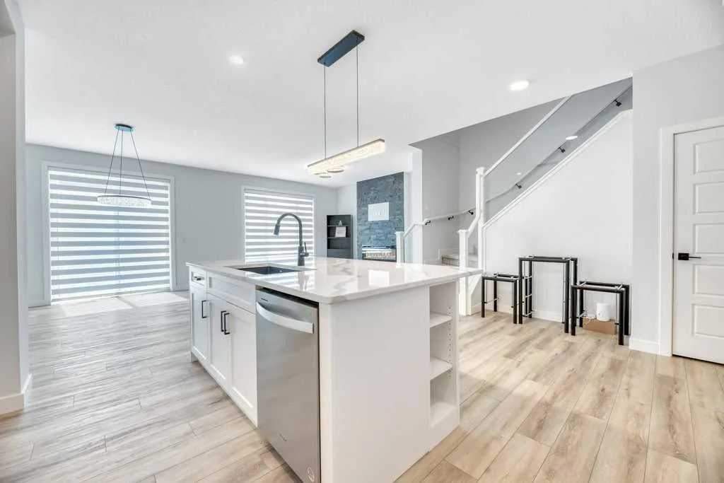 75 Amblehurst Link NW