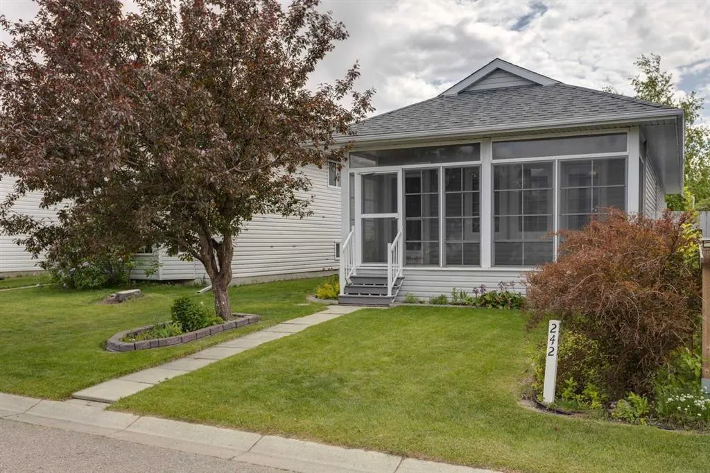 242 Covington Close NE