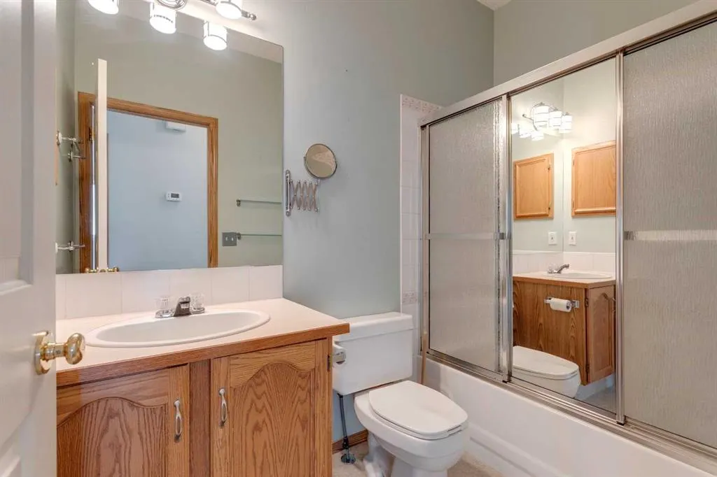 242 Covington Close NE