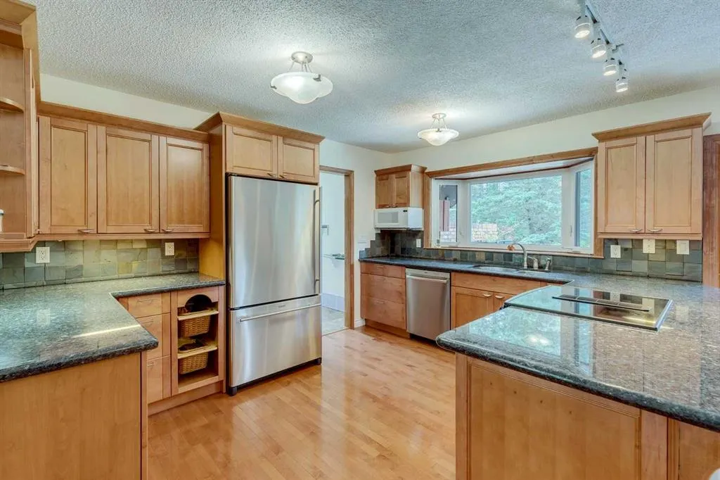 28 Wolf Drive