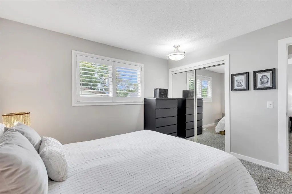 124 Fallswater Road NE