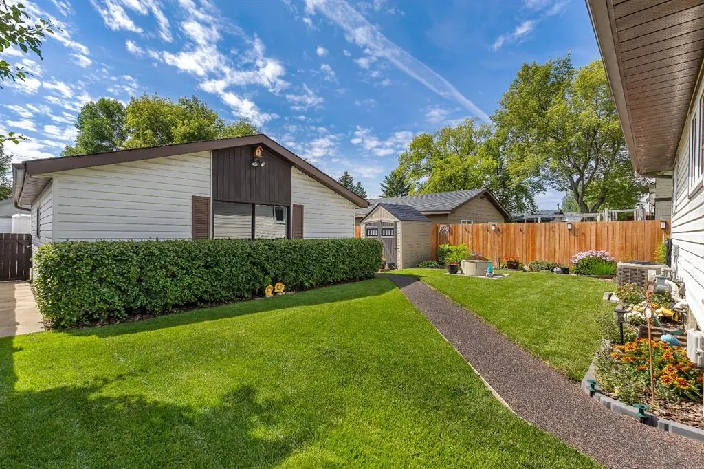 124 Fallswater Road NE