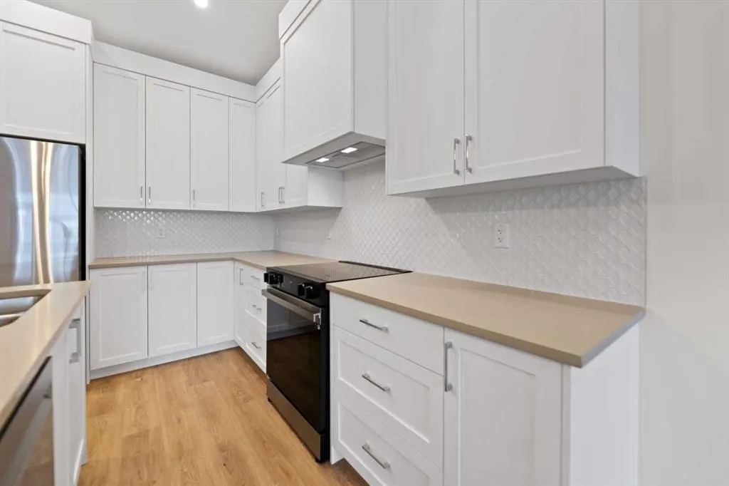 15 Coopersfield Link SW, #300