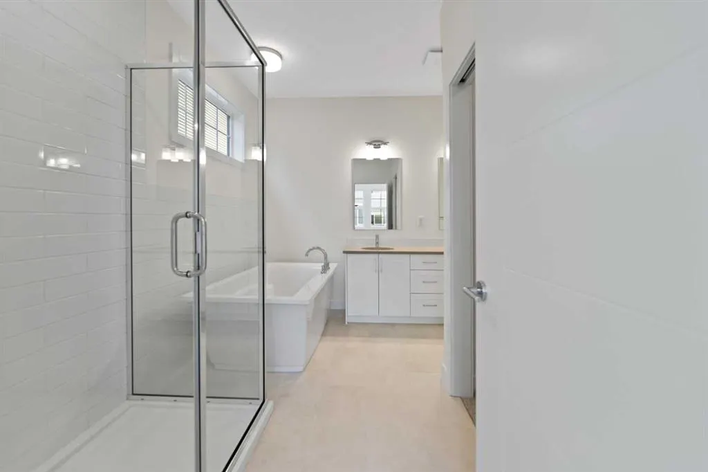 15 Coopersfield Link SW, #300