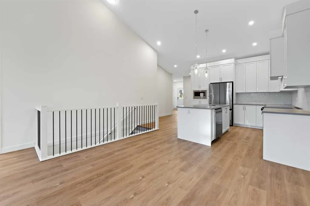 15 Coopersfield Link SW, #300